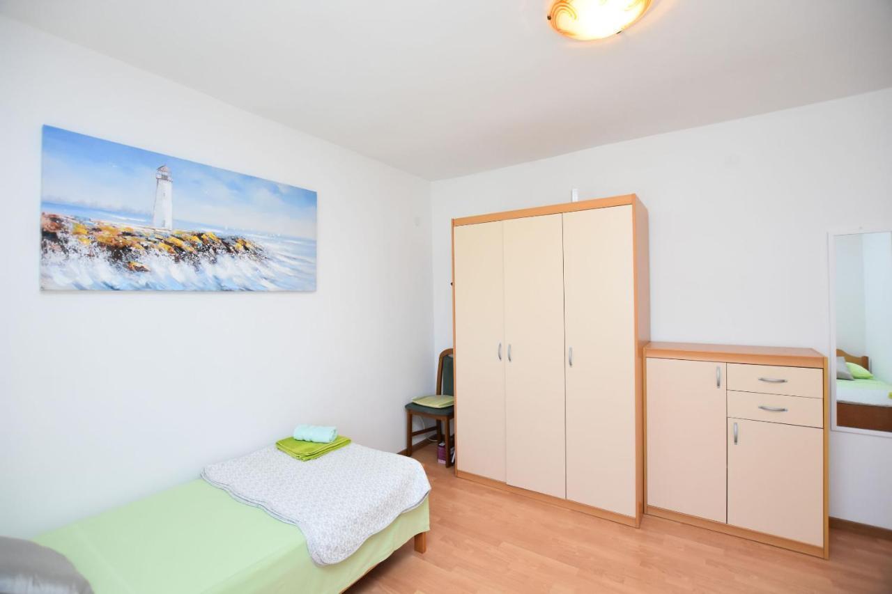 Apartments Tonja Primosten Exterior photo