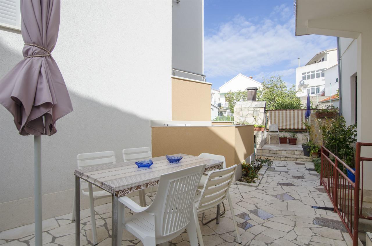 Apartments Tonja Primosten Exterior photo