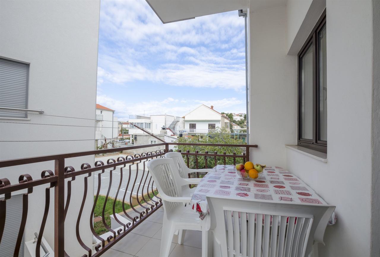 Apartments Tonja Primosten Exterior photo